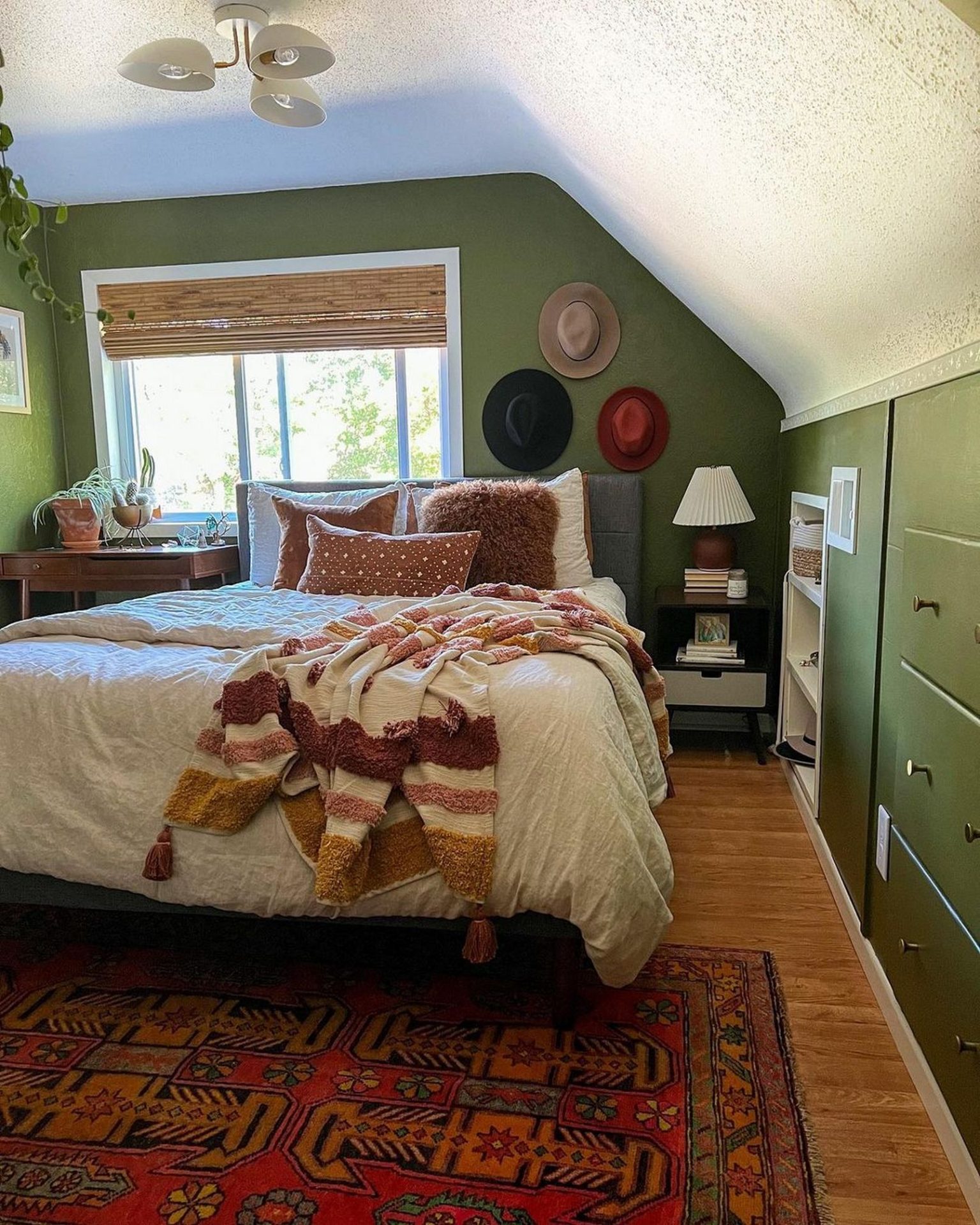 Most Popular Ways to Green Bedroom Design
